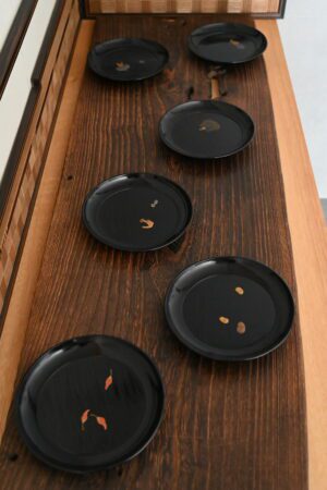 蒔絵野菜尽文丸皿